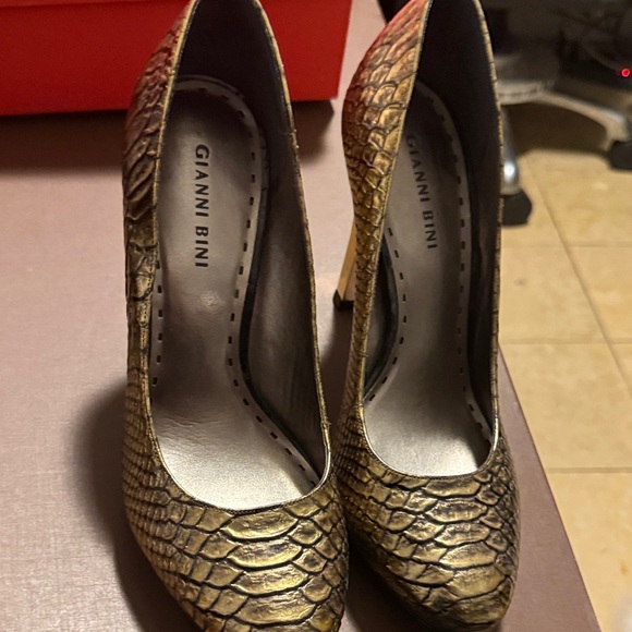 Gianni Bini Shoes - Gianni Bini Metallic Gold Snake Print Heels